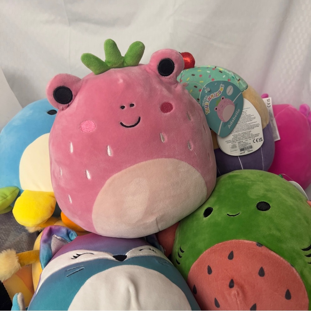 Squishmallow Adebelle the Strawberry Frog